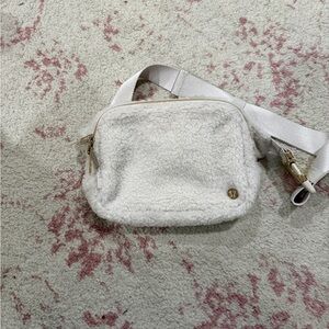 Lululemon Sherpa Everywhere Belt Bag